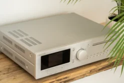 Block CVR-200 AV 7.1 récepteur Internet Blu-ray avec une puissance musicale de 7 x 100 watts, couleur argent diamant