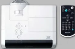 Ricoh DLP Videoprojecteur 3 300 ANSI Lumen