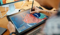 Wacom Cintiq Pro 17 tablette graphique avec stylet et socle